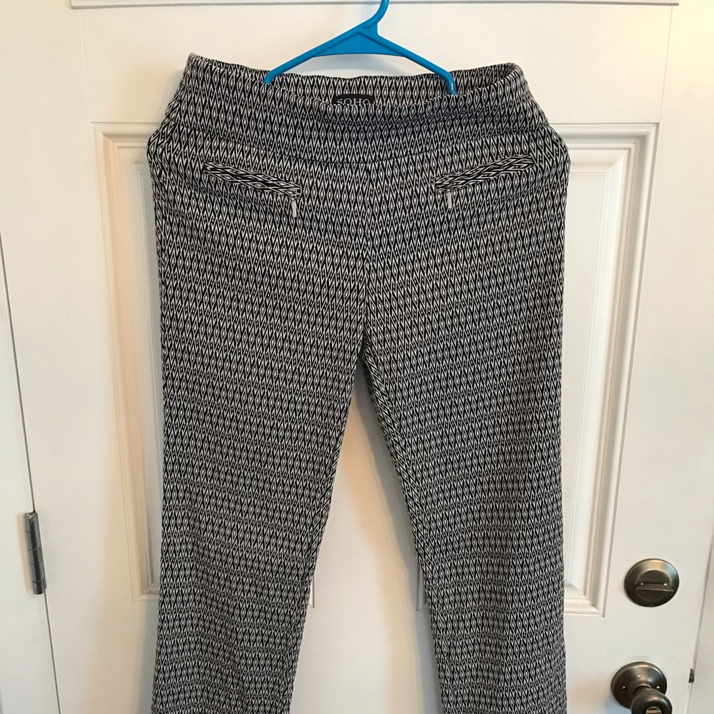 SOHO Apparel skinny pants. Size small. Black/white